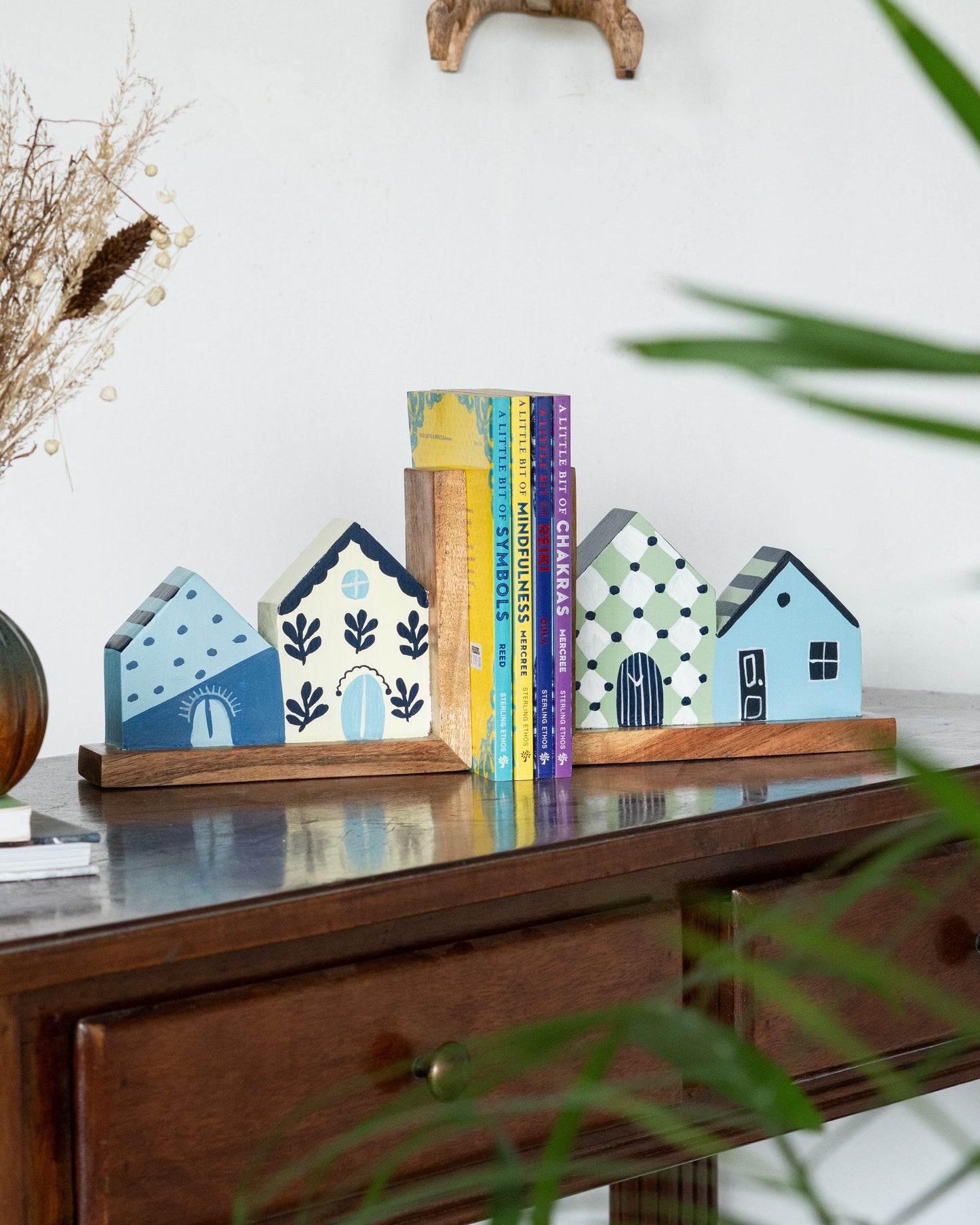 Book Nook Handpainted Bookeds - Set of 2