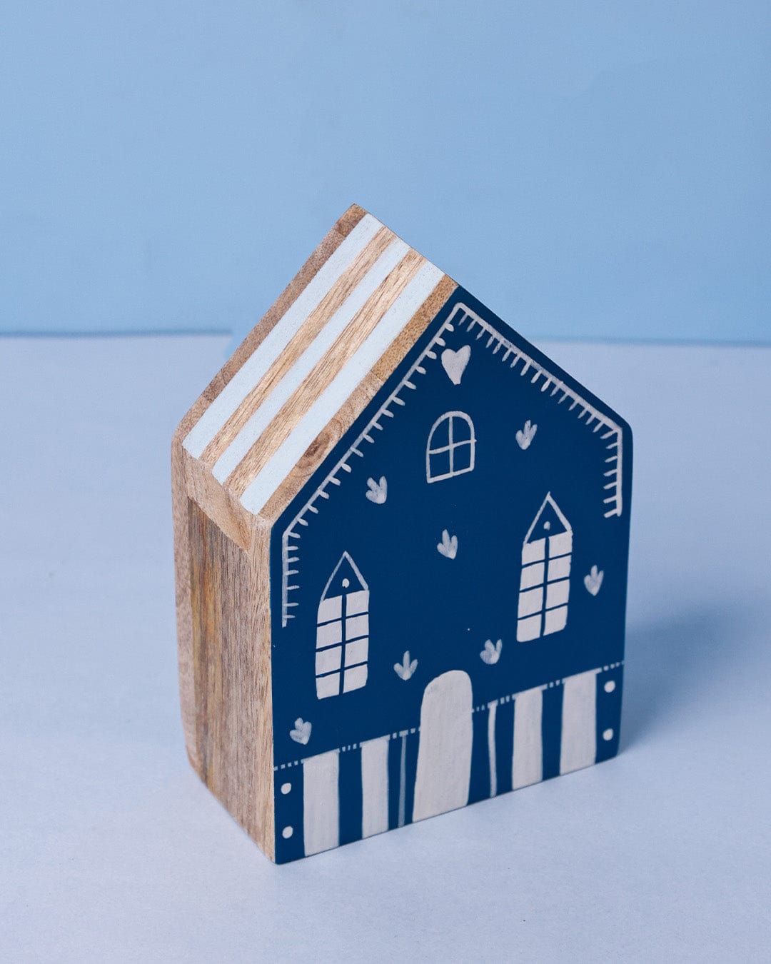 Reading Roofs Hanpdainted Bookeds - Set of 2